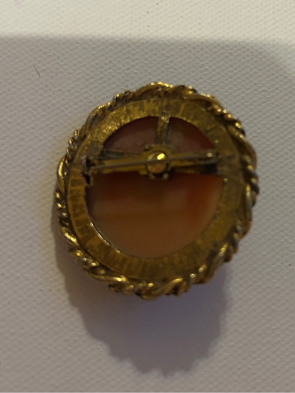 Vintage Cameo Brooch Gold Tone Framed Lady Portrait Pin - Picture 3 of 4